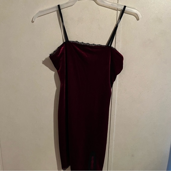 Forever 21 Dresses & Skirts - Forever 21 Velvet Party Dress